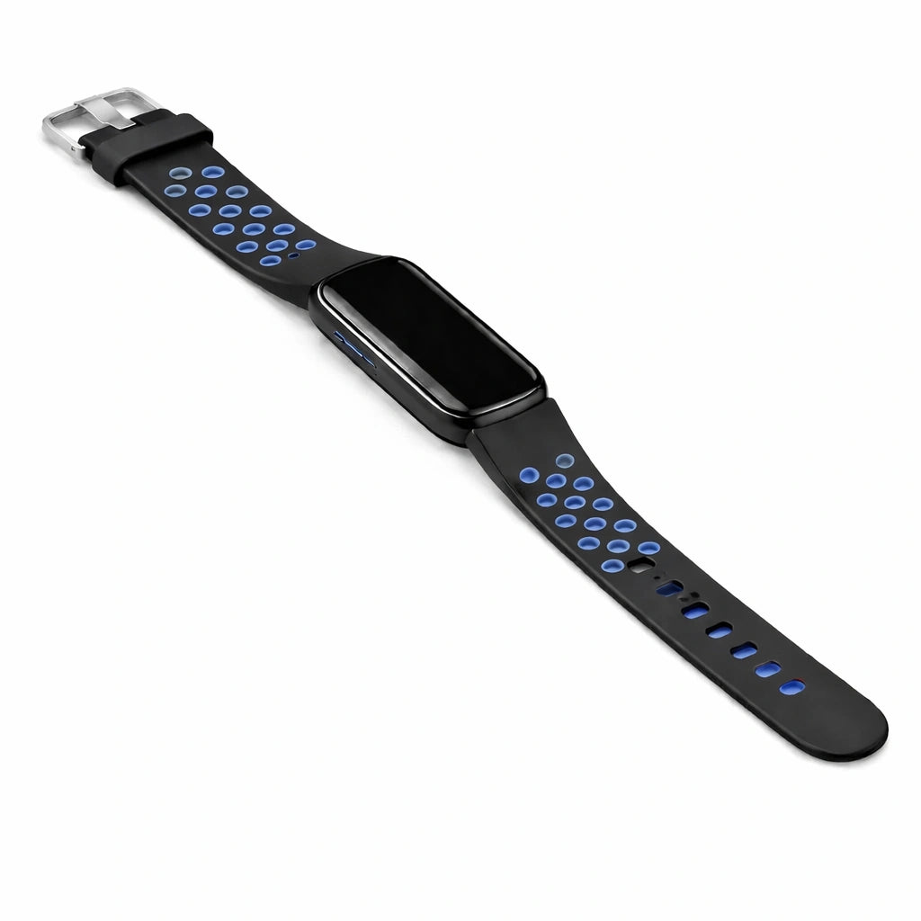 Fitbit Luxe sports wristband in black-blue attached to tracker