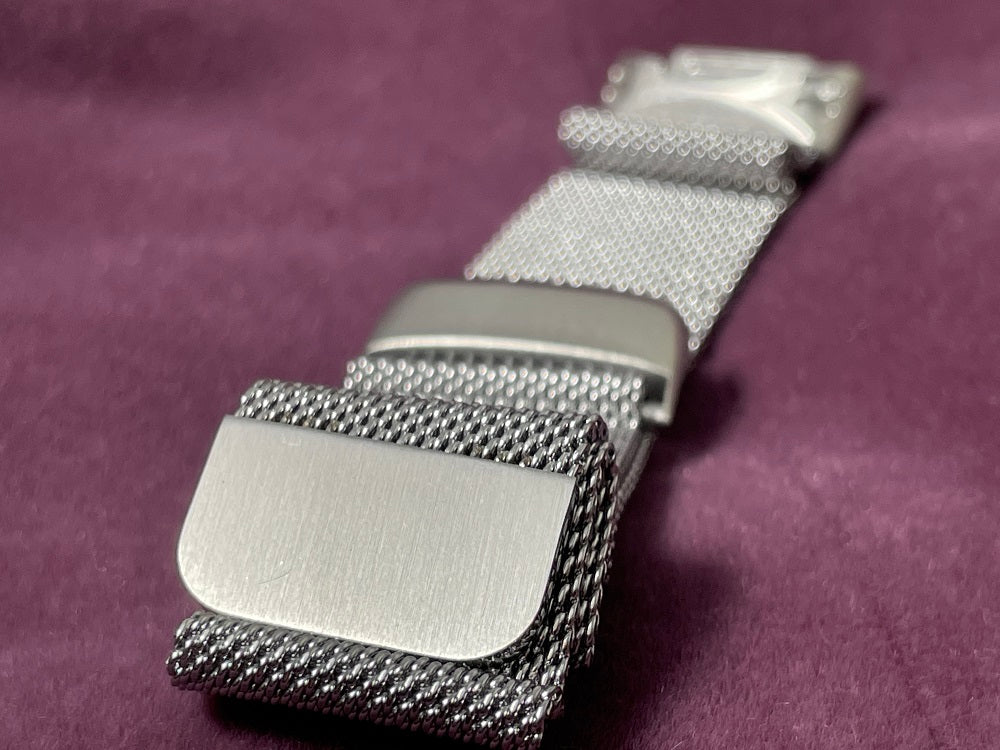 A closer look at the Fitbit Charge 5 straps