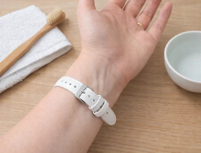 How to clean a white Apple Watch strap using gentle tools at home