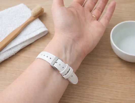 How to clean a white Apple Watch strap using gentle tools at home